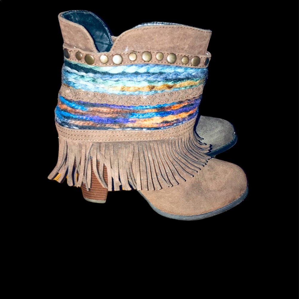 Booties 8 1/2 dolce by mojo moxy